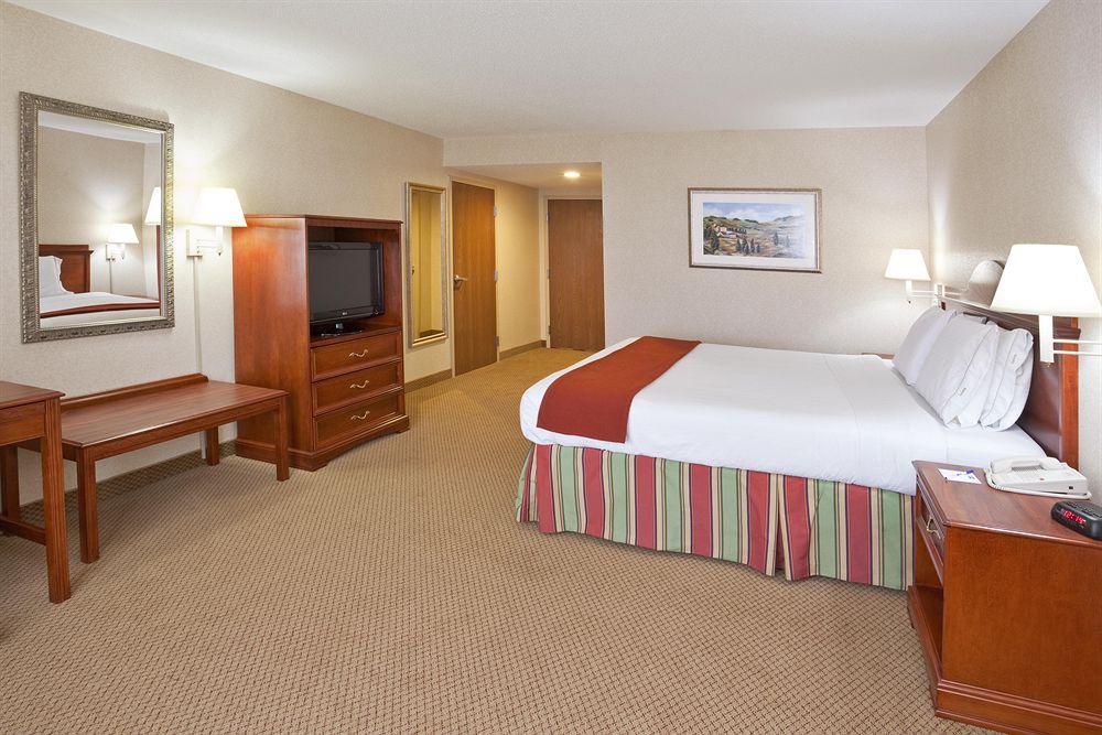 Holiday Inn Express Hotel & Suites Bowling Green By Ihg Pokoj fotografie