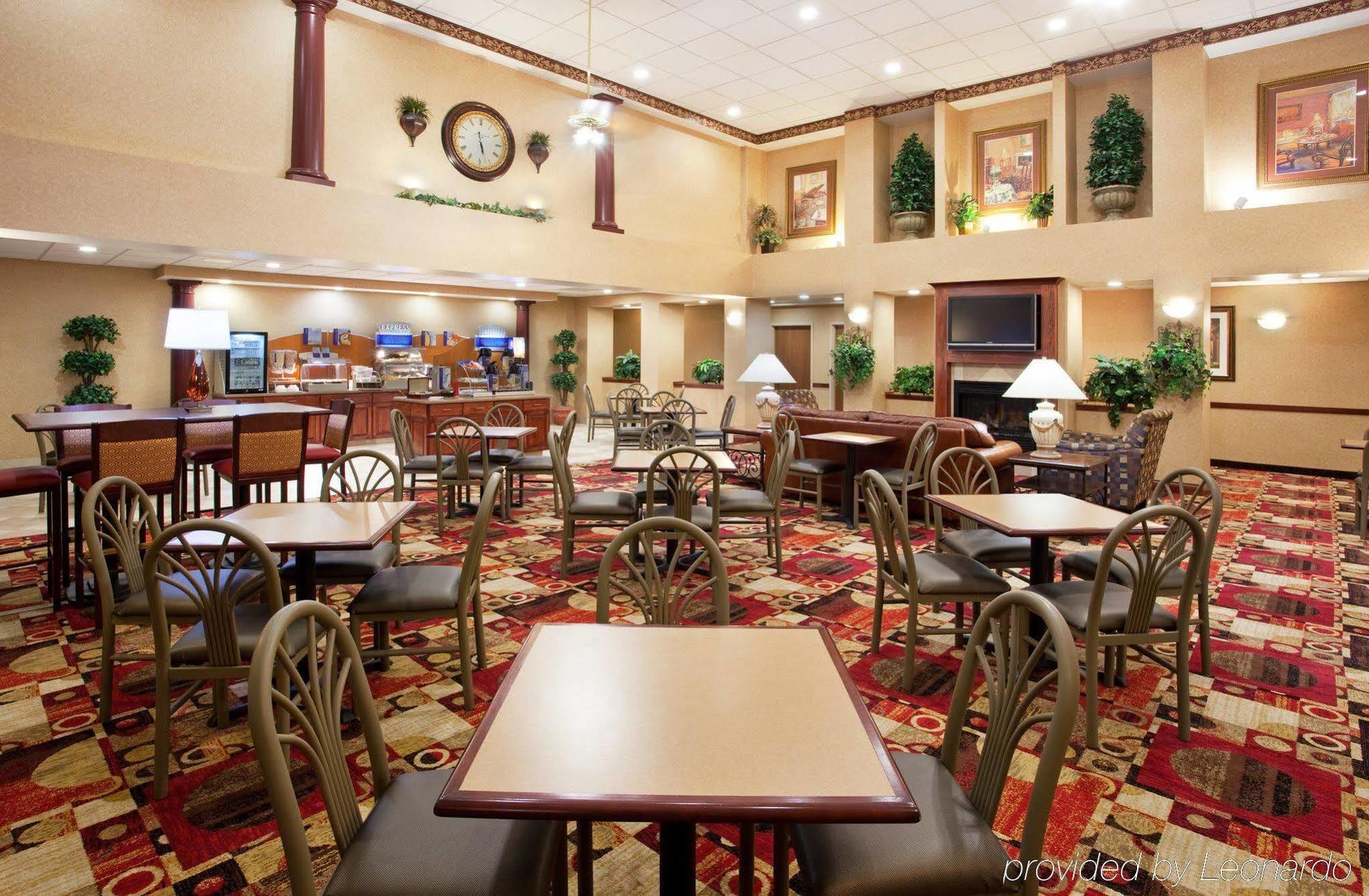 Holiday Inn Express Hotel & Suites Bowling Green By Ihg Restaurace fotografie